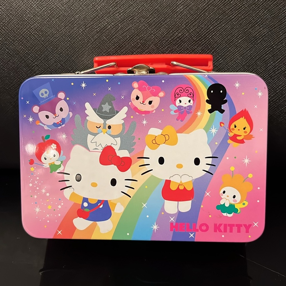 Hello Kitty & Mimmy Tin Box